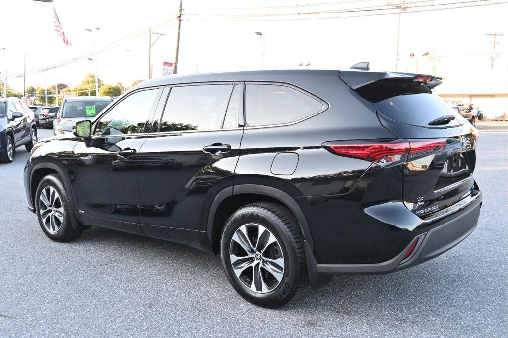 used 2021 Toyota Highlander Hybrid car, priced at $31,500