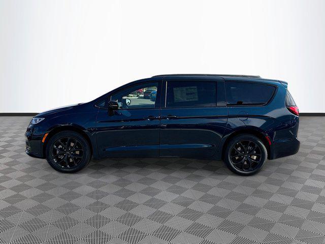 new 2024 Chrysler Pacifica car, priced at $52,638