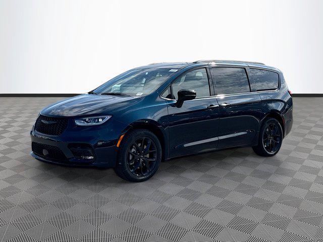 new 2024 Chrysler Pacifica car, priced at $52,638