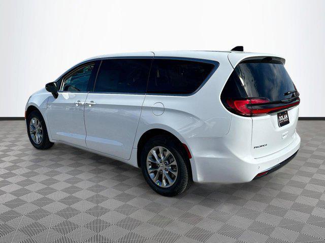 new 2024 Chrysler Pacifica car, priced at $45,578