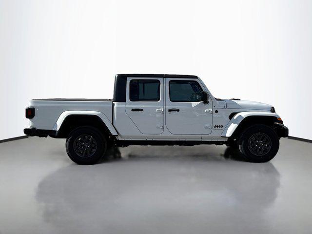 new 2024 Jeep Gladiator car, priced at $47,006