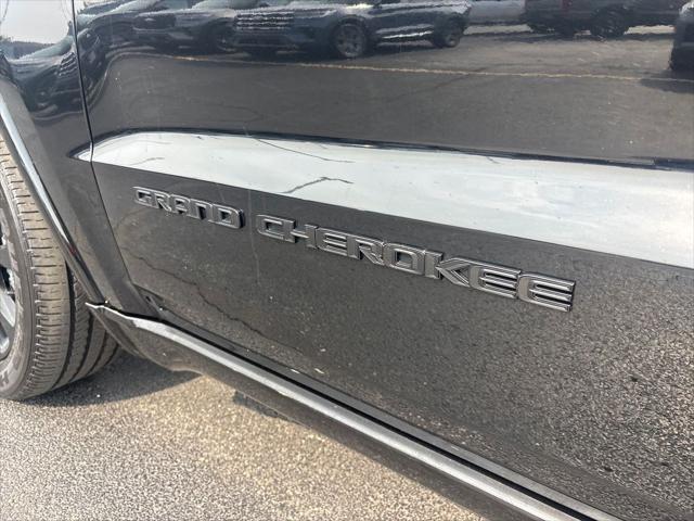 used 2021 Jeep Grand Cherokee car, priced at $23,984