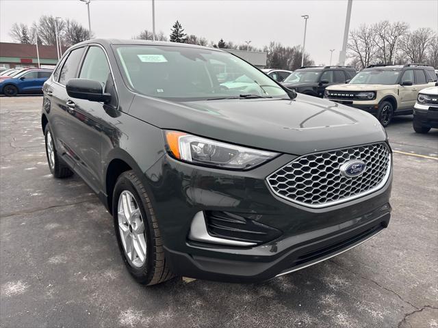 used 2024 Ford Edge car, priced at $29,900