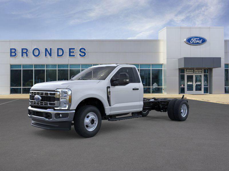 new 2025 Ford F-350 car, priced at $59,510
