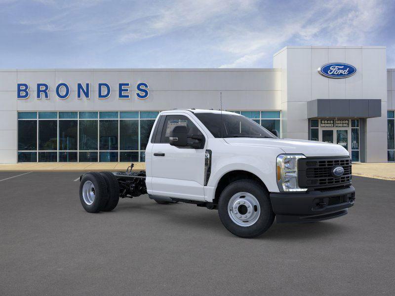 new 2025 Ford F-350 car, priced at $54,815