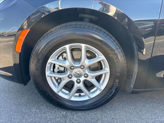 used 2023 Chrysler Pacifica car, priced at $25,984
