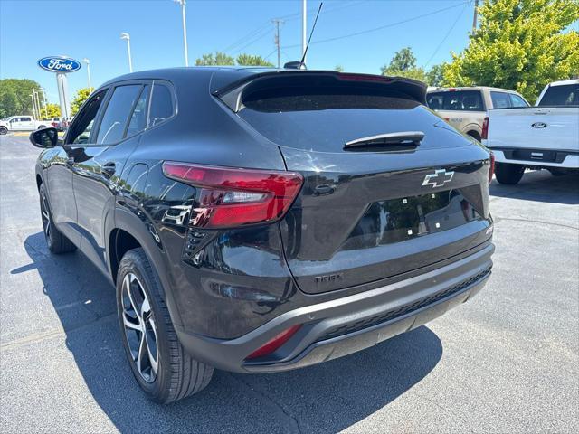 used 2025 Chevrolet Trax car, priced at $23,941