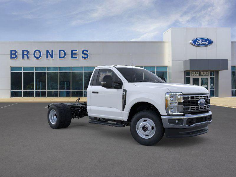 new 2025 Ford F-350 car, priced at $59,640