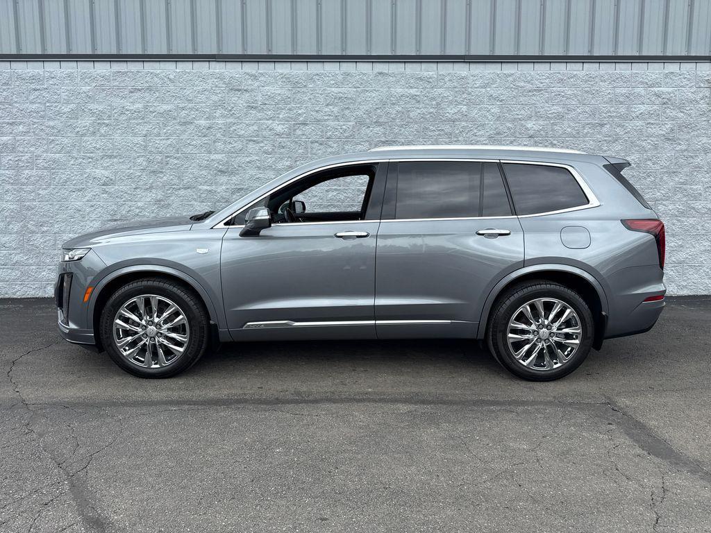 used 2022 Cadillac XT6 car, priced at $36,982