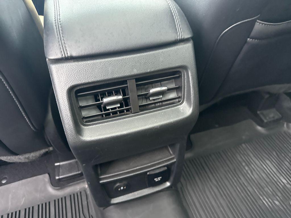 used 2024 Ford Edge car, priced at $27,948