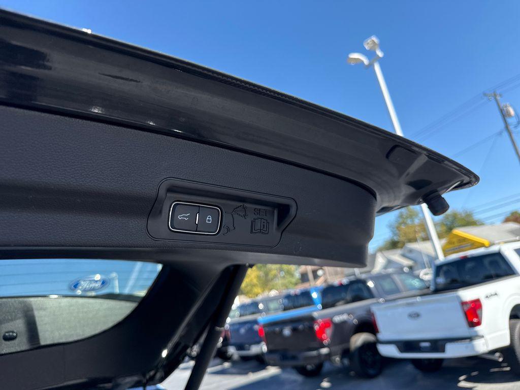 used 2023 Ford Explorer car, priced at $31,979