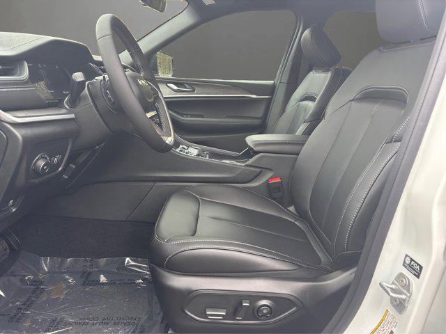 new 2025 Jeep Grand Cherokee car, priced at $40,497