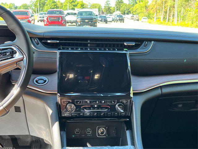 new 2025 Jeep Grand Cherokee car, priced at $51,282