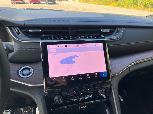 new 2025 Jeep Grand Cherokee car, priced at $50,282