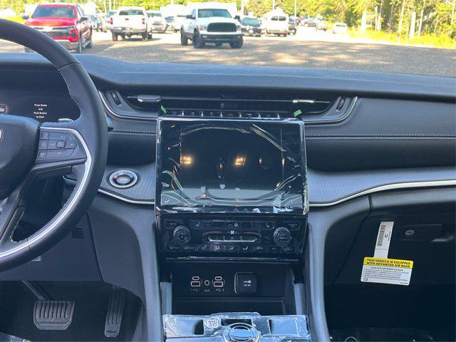new 2025 Jeep Grand Cherokee car, priced at $35,465