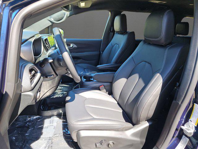 new 2025 Chrysler Pacifica car, priced at $41,180