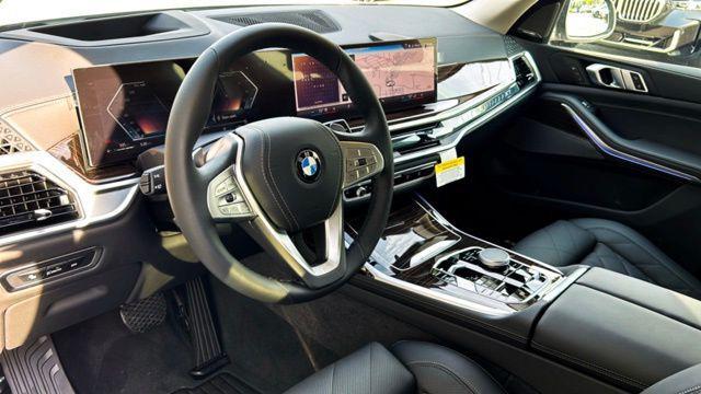 new 2025 BMW X7 car, priced at $87,595