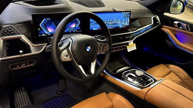 new 2025 BMW X7 car, priced at $90,470