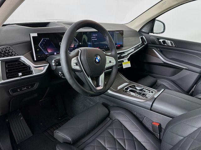 new 2025 BMW X7 car