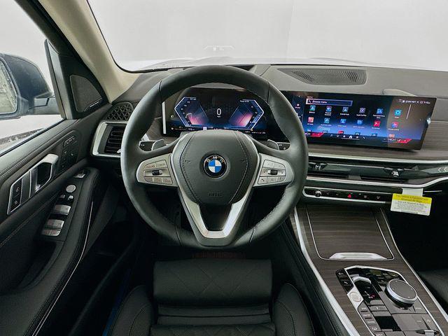 new 2025 BMW X7 car