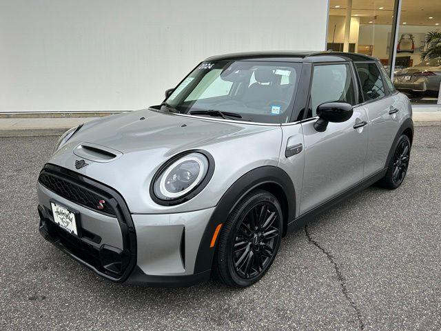 used 2024 MINI Hardtop car, priced at $29,995