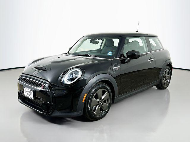 used 2022 MINI Hardtop car, priced at $25,995