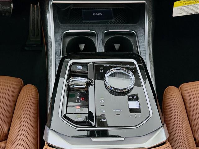 new 2025 BMW 760 car, priced at $131,175