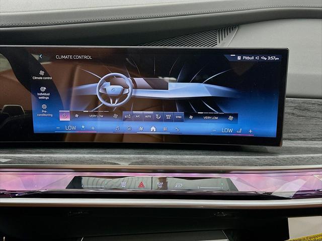 new 2025 BMW 760 car, priced at $131,175