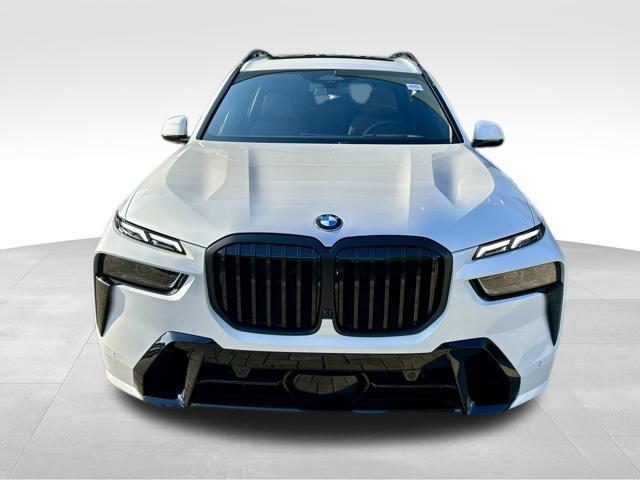 new 2025 BMW X7 car, priced at $90,270