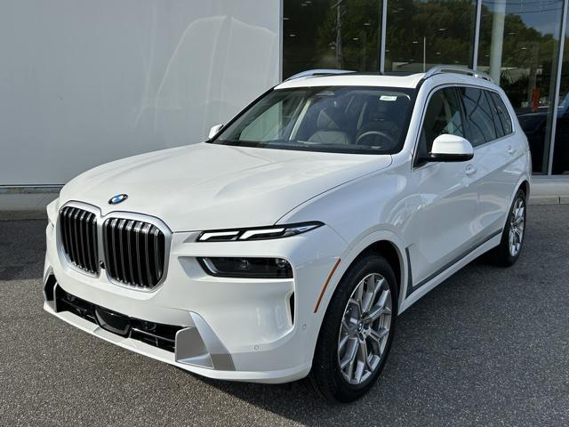 new 2025 BMW X7 car, priced at $87,595