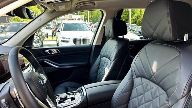 new 2025 BMW X7 car, priced at $87,595