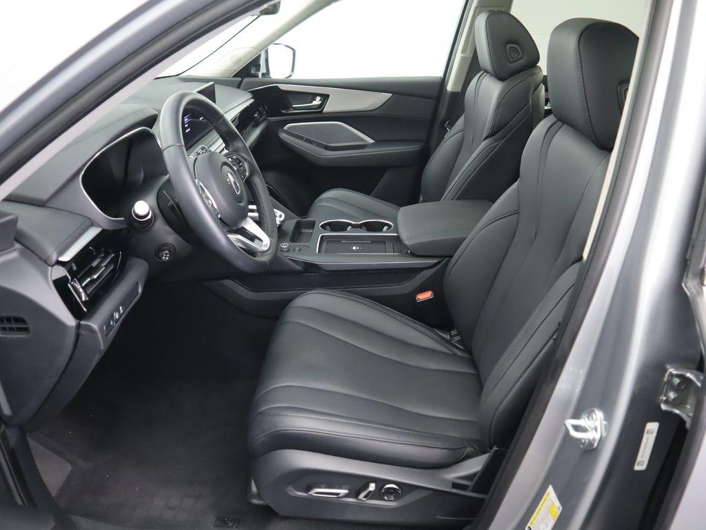 used 2025 Acura MDX car, priced at $43,999