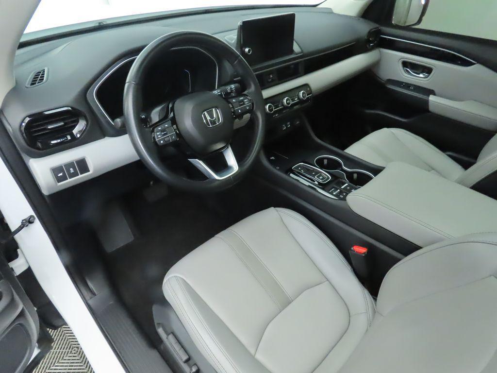 used 2023 Honda Pilot car, priced at $38,999