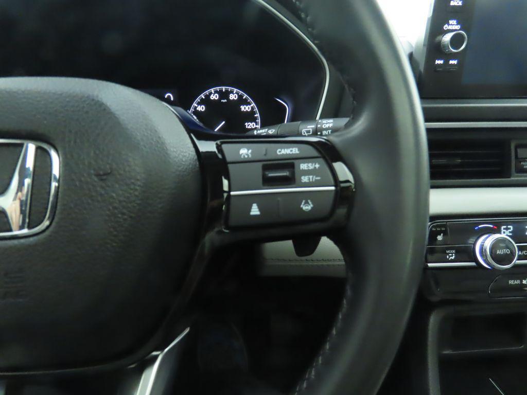 used 2023 Honda Pilot car, priced at $38,999