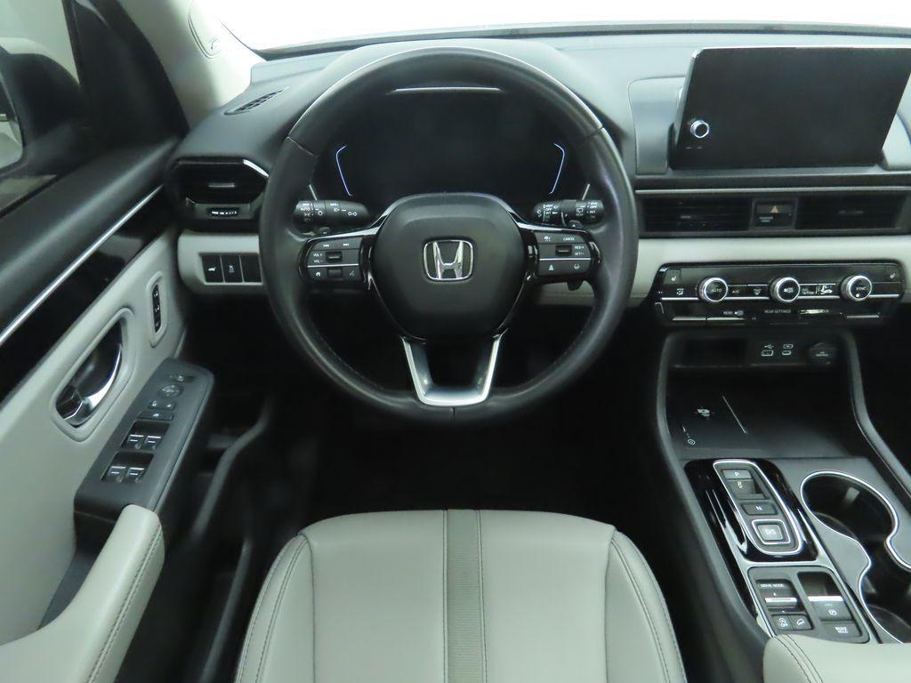 used 2023 Honda Pilot car, priced at $38,999