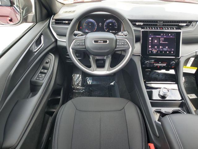 new 2025 Jeep Grand Cherokee car, priced at $32,576