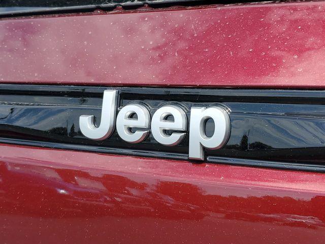 new 2025 Jeep Grand Cherokee car, priced at $32,576