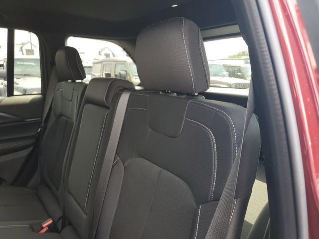 new 2025 Jeep Grand Cherokee car, priced at $32,576