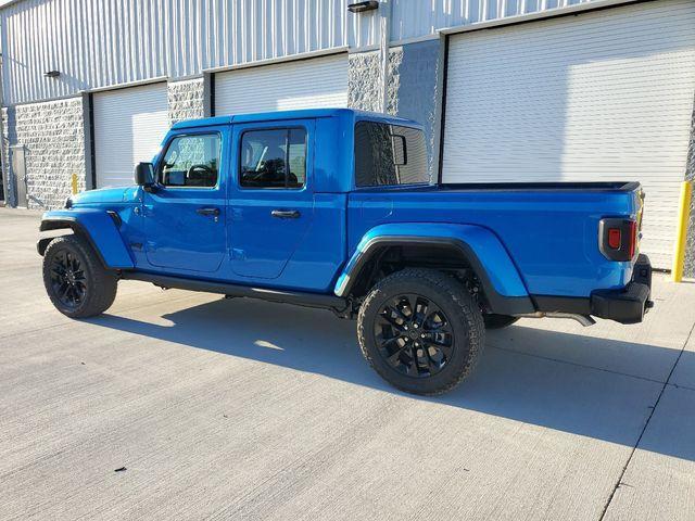 new 2025 Jeep Gladiator car, priced at $39,445