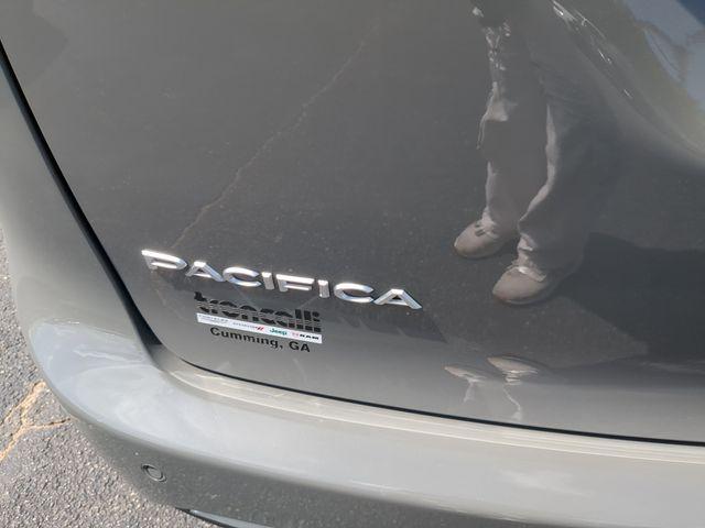 new 2025 Chrysler Pacifica Hybrid car, priced at $47,227