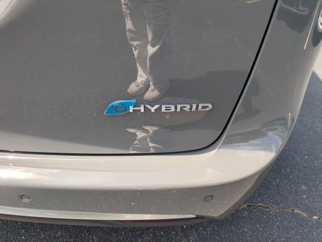 new 2025 Chrysler Pacifica Hybrid car, priced at $47,227