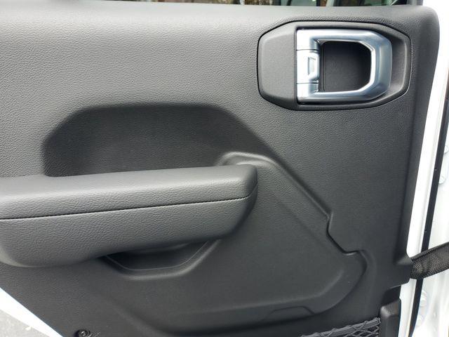 new 2026 Jeep Wrangler car, priced at $44,426