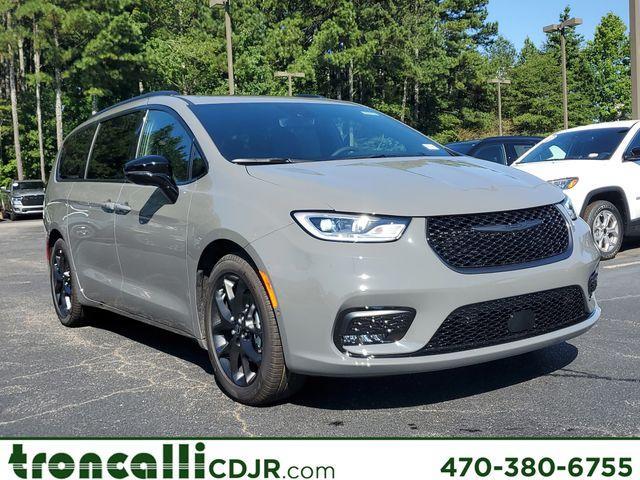 new 2025 Chrysler Pacifica car, priced at $51,005