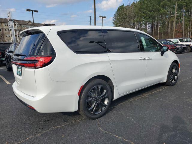 new 2026 Chrysler Pacifica car, priced at $41,297