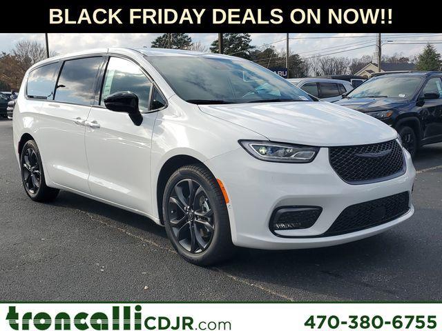 new 2026 Chrysler Pacifica car, priced at $41,297