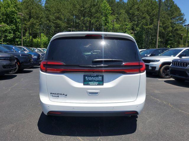 new 2024 Chrysler Pacifica car, priced at $43,251