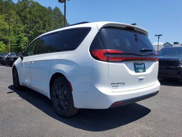 new 2024 Chrysler Pacifica car, priced at $43,251