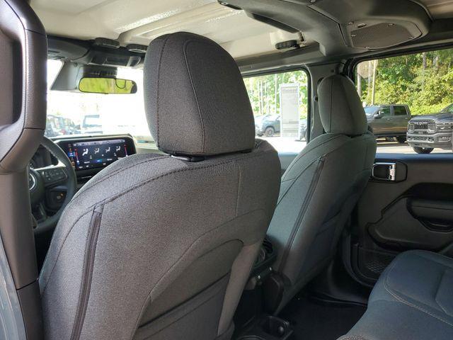 new 2025 Jeep Wrangler car, priced at $39,262