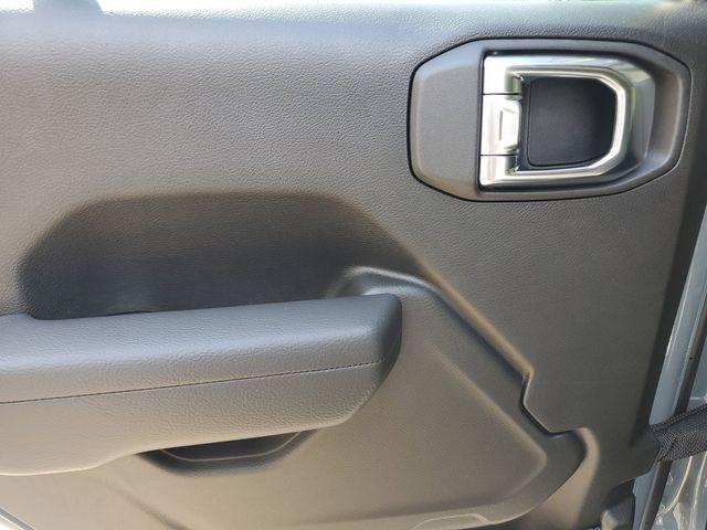 new 2025 Jeep Wrangler car, priced at $39,262