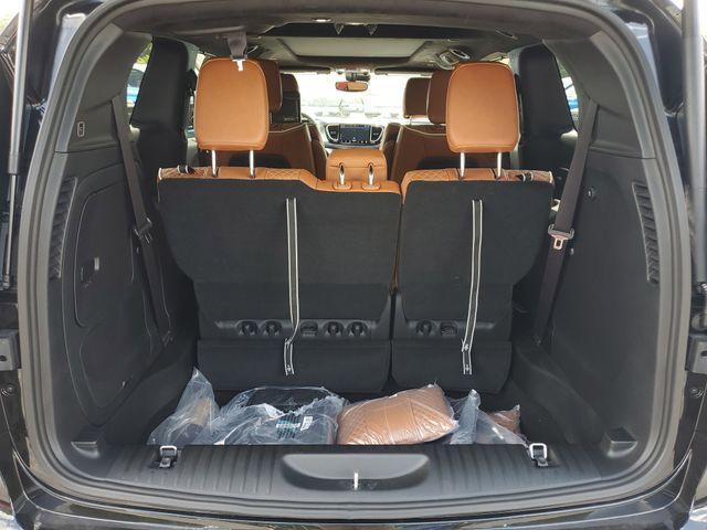 new 2025 Chrysler Pacifica Hybrid car, priced at $47,088